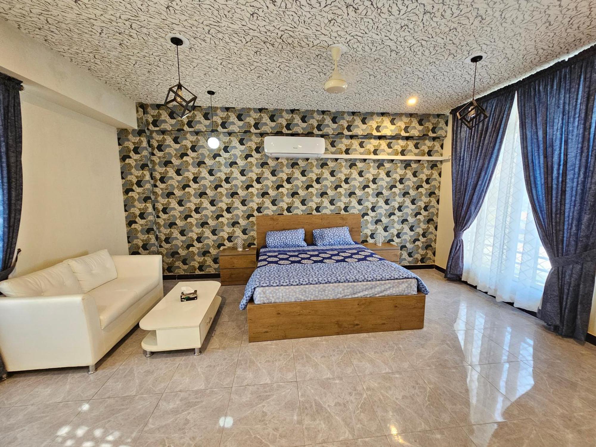 Motorway Majesty Suites Islamabad - Near Islamabad International Airport And Motorway Room photo